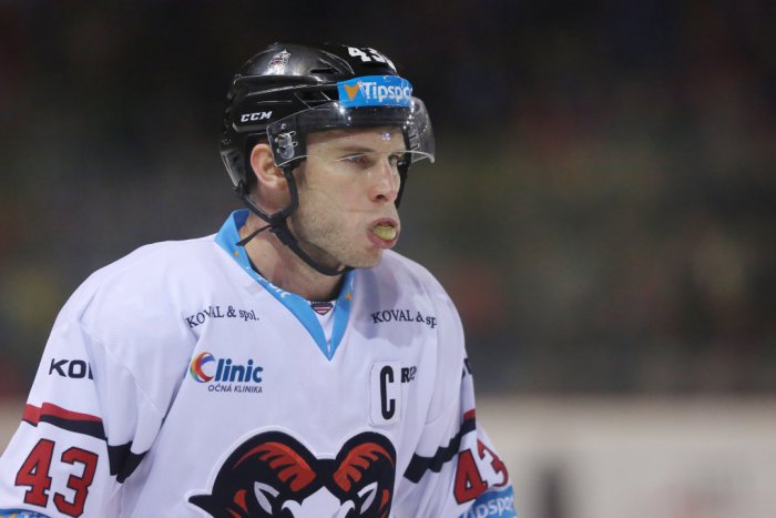 Ilustračný obrázok k článku Prehra Bystrice s Trenčínom rozvírila vášne. Surový sa ostro obul do rečí o dohode