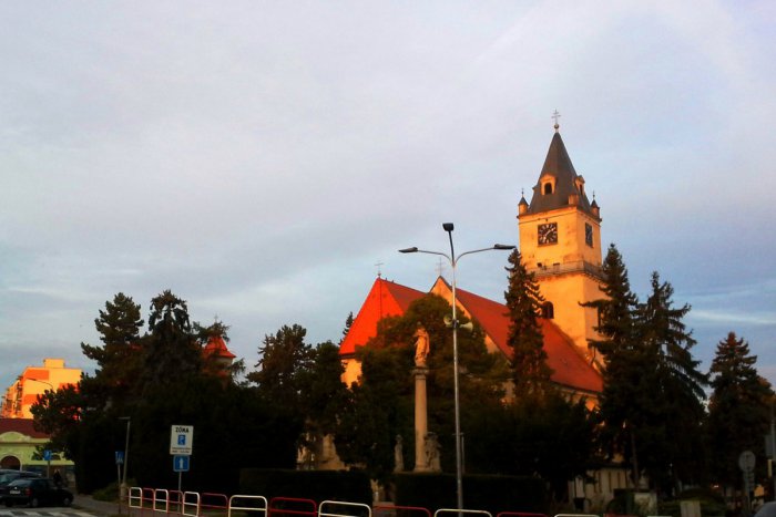 Ilustračný obrázok k článku Už o niekoľko dní: Známe dominanty Hlohovca sa ponoria do tmy