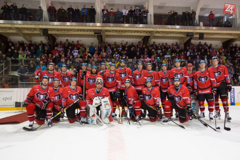 Ilustračný obrázok k článku FOTO: Pohronské derby s triumfom Zvolena. Barani však s trofejou pre víťaza základnej časti