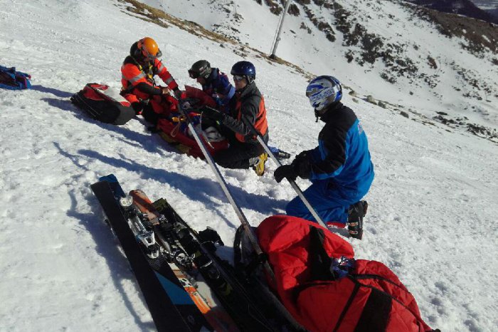 Ilustračný obrázok k článku Záchranári v akcii: Zlomená panva, rozbitý skialpinista a kanadské sane