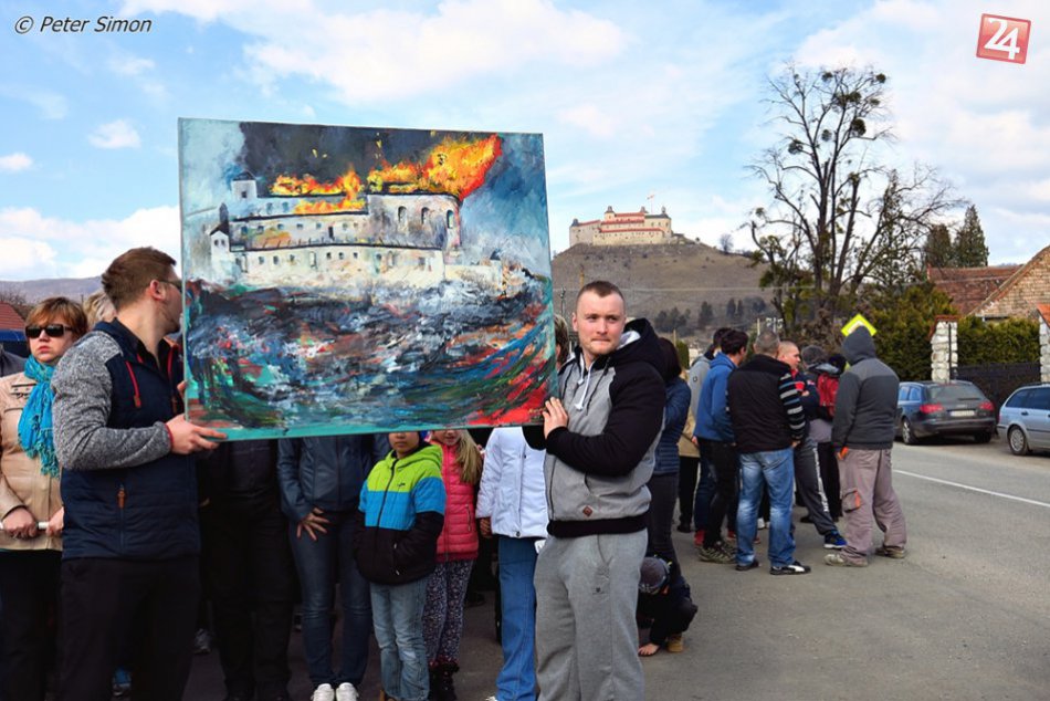 Ilustračný obrázok k článku Protest pod Krásnou Hôrkou v obrazoch: Na ceste sa tvorili kolóny, VIDEO