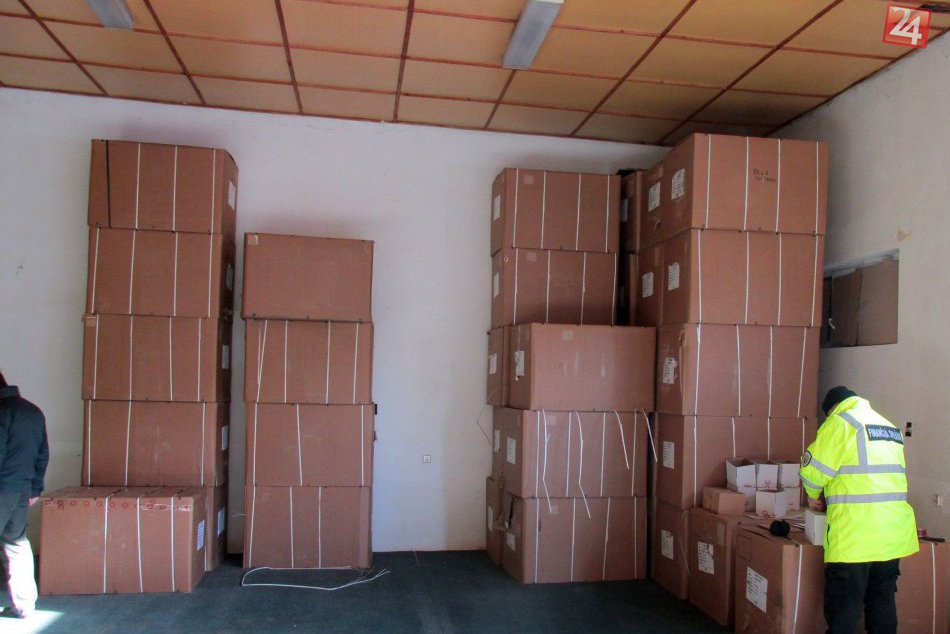 Ilustračný obrázok k článku FOTO: Bystrickí colníci odhalili podvod s tabakom. Štát by prišiel o státisíce eur