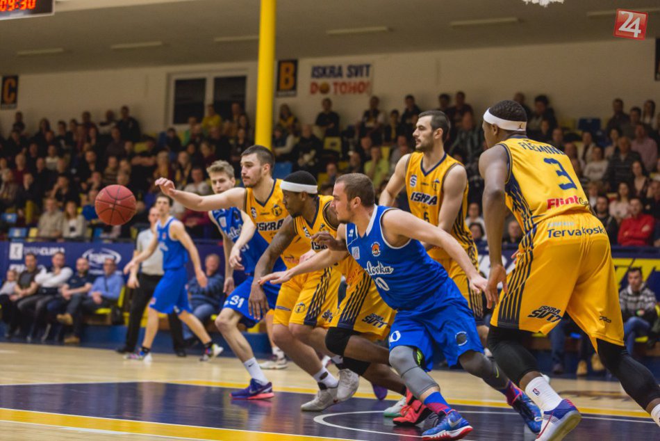 Ilustračný obrázok k článku Predposledný domáci zápas víťazne: Iskra zdolala Karlovku