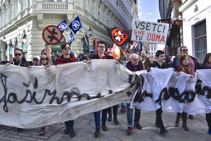 Ilustračný obrázok k článku OBRAZOM: Ľudia v uliciach Bratislavy protestovali proti fašizmu