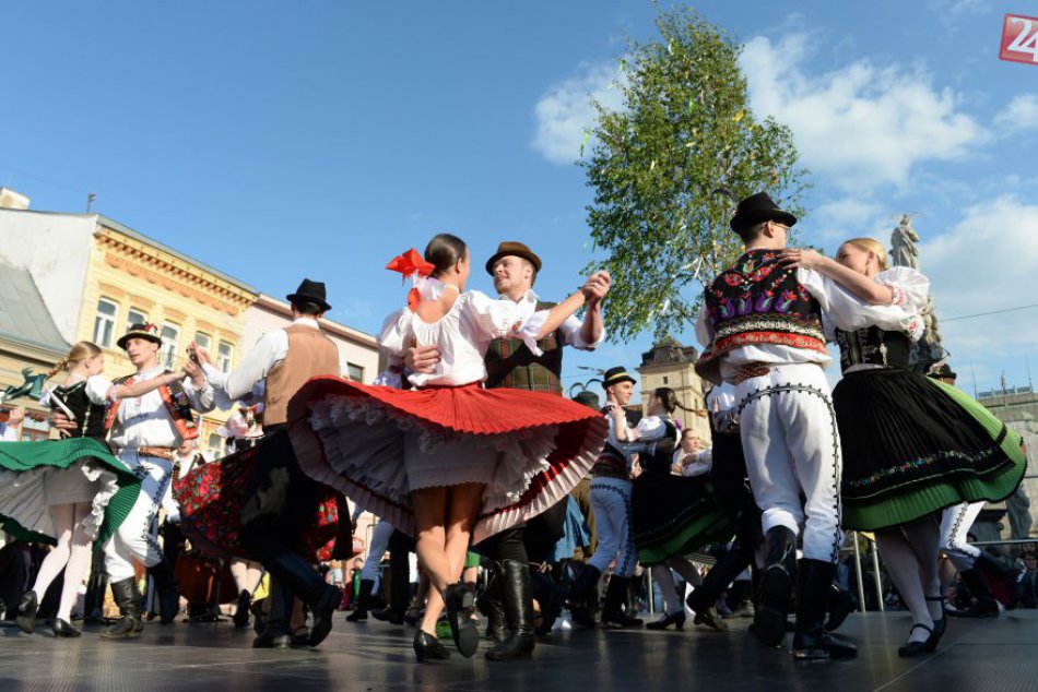 Ilustračný obrázok k článku Zámocký park ovládnu slovanské tradície, výroba a hudba