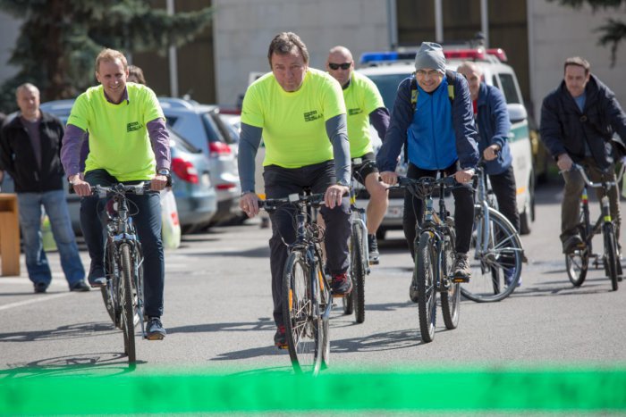 Ilustračný obrázok k článku Mikuláš sa zapojí do kampane Do práce na bicykli: Súťažiť sa bude v týchto kategóriách