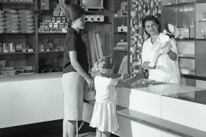 Ilustračný obrázok k článku Čísla, ktoré vyvolajú úsmev: Koľko stálo pivo a koľko zarobili chlapi v žiarskom závode?