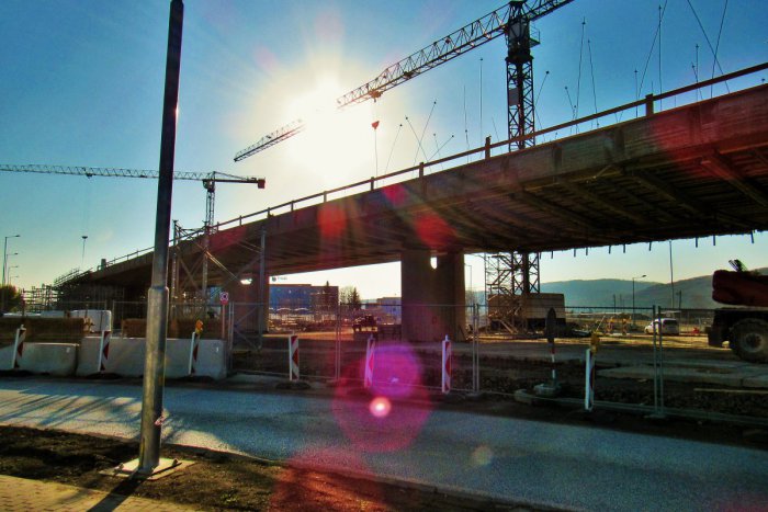 Ilustračný obrázok k článku Prešov je rozrytý a obsadili ho bágre: 3 lokality, kde rastú nové stavby, FOTO