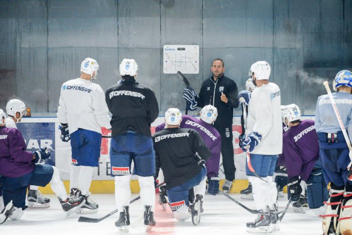 Ilustračný obrázok k článku Nitra v play-off premiérovo proti Popradu: Tréner Kmeč hovorí o náročnej sérii