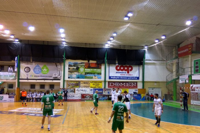 Ilustračný obrázok k článku Po vyrovnanom priebehu prišla prehra: Hádzanári nestačili na tabuľkového suseda