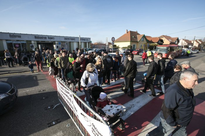 Ilustračný obrázok k článku OBRAZOM: Aktivisti vo Vajnoroch protestovali proti návrhu rozšírenia diaľnice