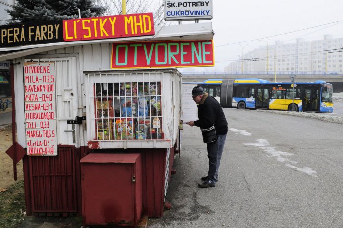 Ilustračný obrázok k článku Hlavné mesto zistilo nedostatky v čistote predajných stánkov