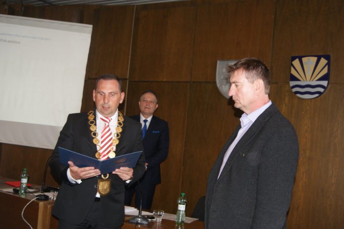 Ilustračný obrázok k článku Žiar má nového mestského poslanca: Rozhodol o ňom žreb