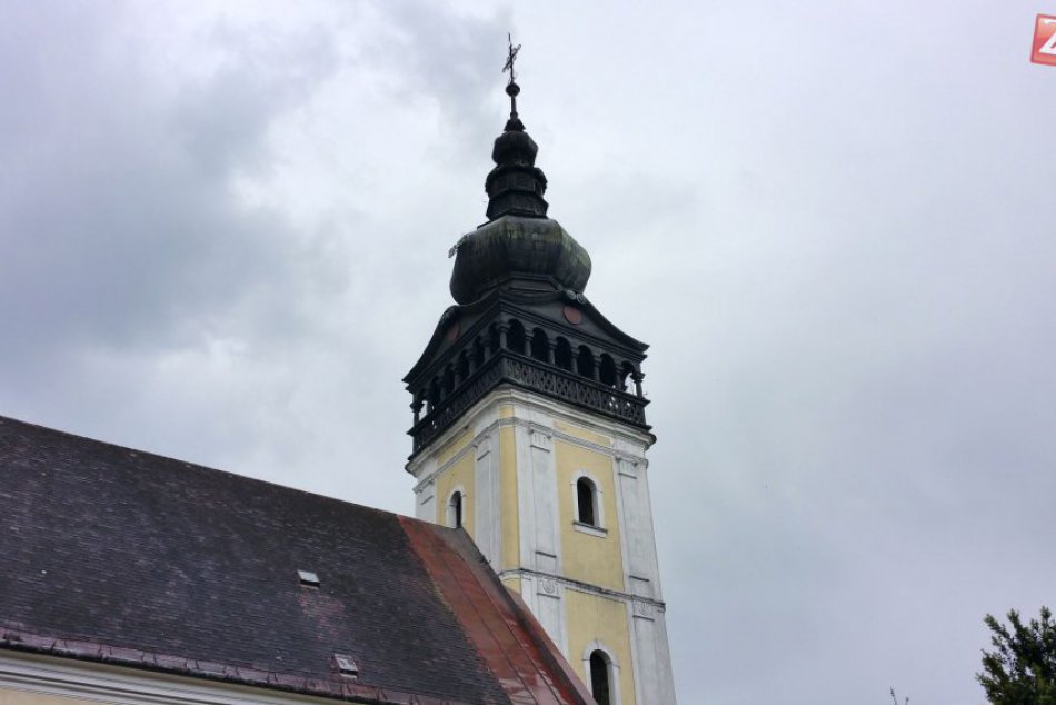 Ilustračný obrázok k článku FOTO: Symbol a pýcha Revúcej. Evanjelický kostol slúžil prvým študentom