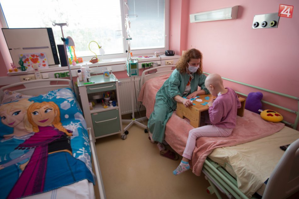 Ilustračný obrázok k článku FOTO: Škola za múrmi bystrickej nemocnice. Miesto, kde malí pacienti zabúdajú na choroby