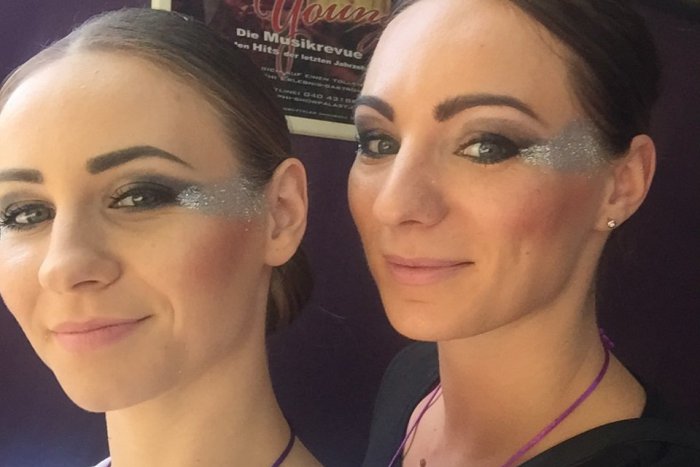 Ilustračný obrázok k článku Prešovčankám Ingrid a Lenke učaroval pole dance: Paráda, čo dokážu na tyči!