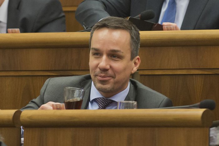 Ilustračný obrázok k článku Poslanec Smeru-SD Erik Tomáš: Máme historickú šancu zrušiť Mečiarove amnestie