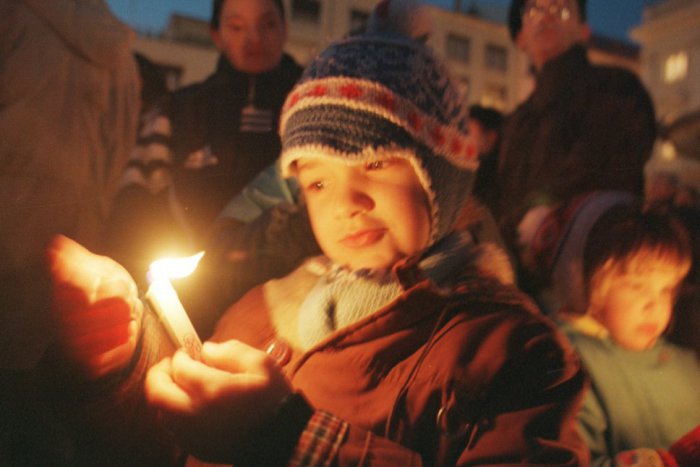 Ilustračný obrázok k článku RANNÁ ŠTVORKA: V roku 1988 sa konala v Bratislave sviečková manifestácia