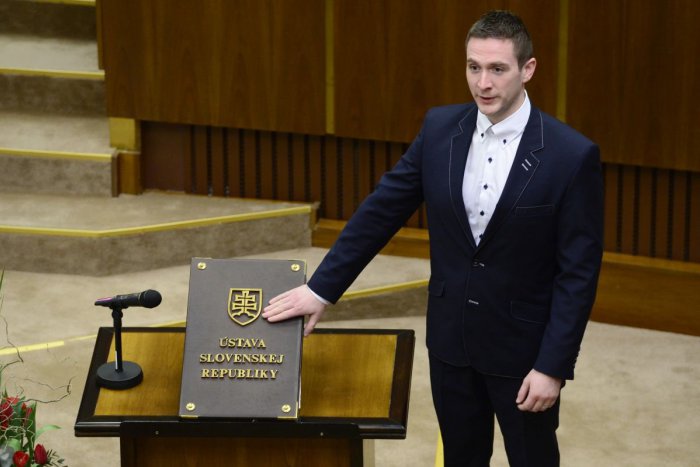 Ilustračný obrázok k článku Poslanec ĽSNS Uhrík čelí trestnému oznámeniu: Mimo parlamentu nemá imunitu