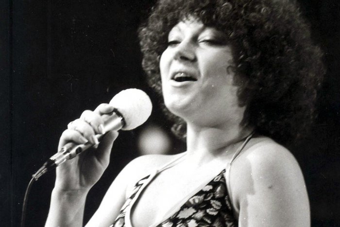 Ilustračný obrázok k článku Smutná správa: Svoj boj o život speváčka Věra Špinarová († 65) prehrala