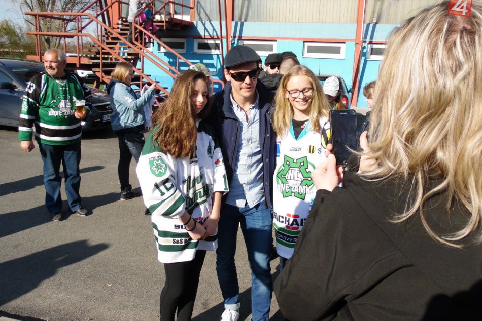 Ilustračný obrázok k článku Hokejisti ukončili sezónu stretnutím s fanúšikmi: Nechýbala dobrá nálada, FOTO