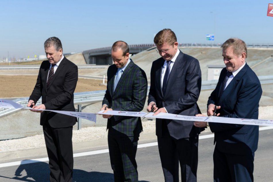 Ilustračný obrázok k článku FOTO: Diaľničný privádzač z cesty R1 do priemyselného parku v Nitre otvorený