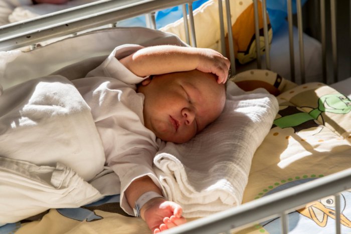 Ilustračný obrázok k článku Skvelá správa pre zvolenské mamičky. Pôrodnicu nemocnice budú môcť opustiť skôr