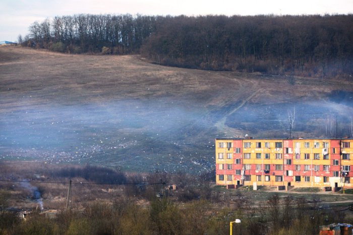 Ilustračný obrázok k článku S odpadom sa roztrhlo vrece: FOTO z Luníka IX ako dôkaz