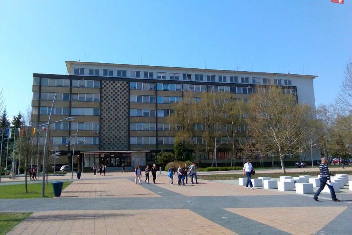 Ilustračný obrázok k článku Lučenecká radnica potrebuje rekonštrukciu. Mesto má však zviazané ruky