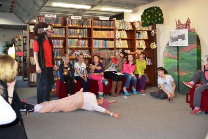 Ilustračný obrázok k článku Desiatky malých Zvolenčanov majú nezabudnuteľný zážitok: Strávili večer v knižnici