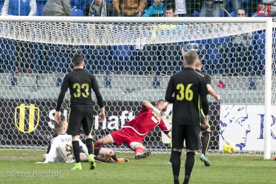 Ilustračný obrázok k článku Prvý semifinálový pohárový zápas pre Poprad: Šesták zariadil domácim výhru