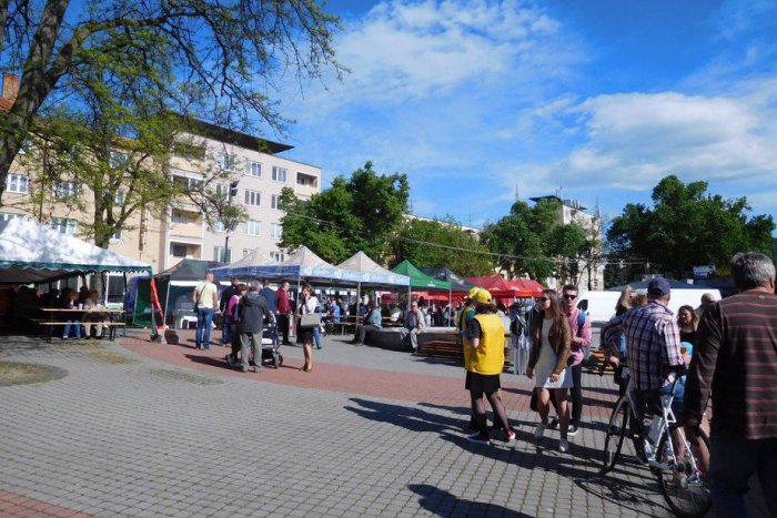 Ilustračný obrázok k článku Švejkove pivné dni sa nezadržateľne blížia: Takto sa bavili Humenčania vlani