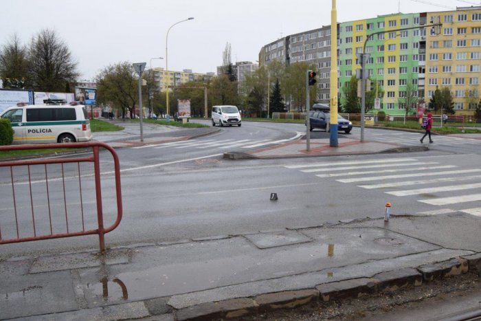 Ilustračný obrázok k článku Nehoda na Alejovej: Chodkyňa (19) s ťažkými zraneniami!