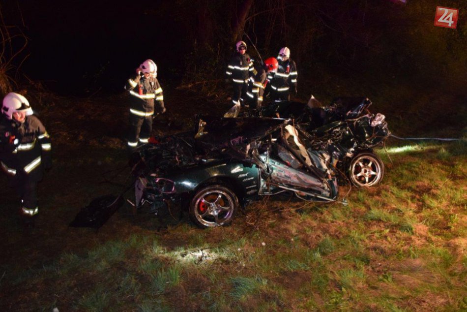 Ilustračný obrázok k článku FOTO: Tragická nehoda medzi Bystricou a Breznom. Vyhasol život mladého muža (†22)