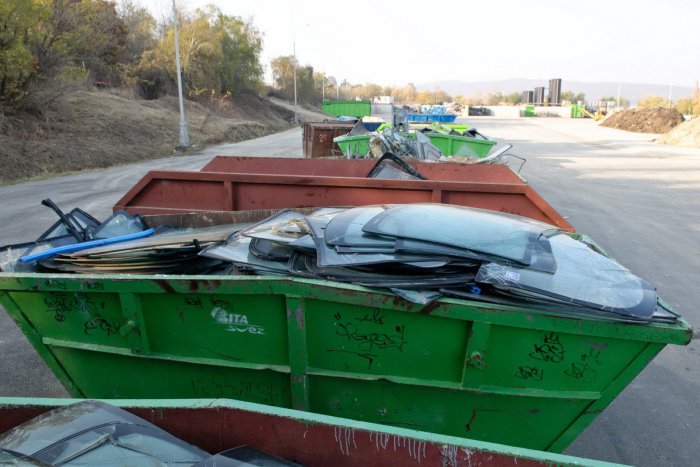 Ilustračný obrázok k článku Veľkonočné sviatky v Nitre: Obmedzia vývoz odpadu i prevádzku zberných dvorov