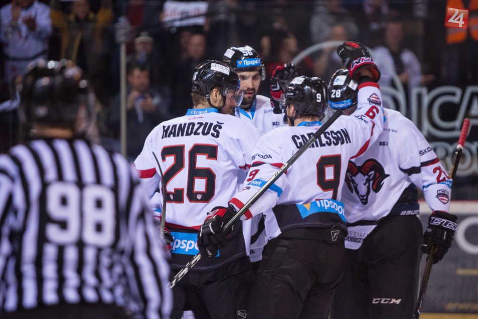 Ilustračný obrázok k článku Ďalší Kanaďan v kádri baranov. Mladý obranca zažije premiéru na európskych klziskách