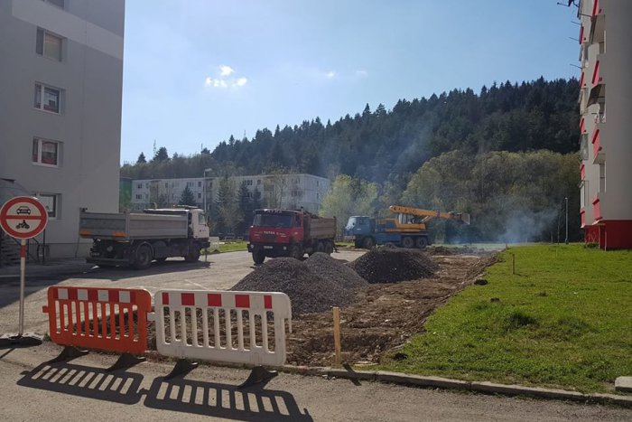 Ilustračný obrázok k článku Problematické parkovanie na Podbrezinách: Nové parkovacie miesta pribudnú na tejto ulici