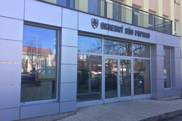 Ilustračný obrázok k článku Okresný súd v Poprade obkľúčili policajti: V prázdnej budove hľadali bombu