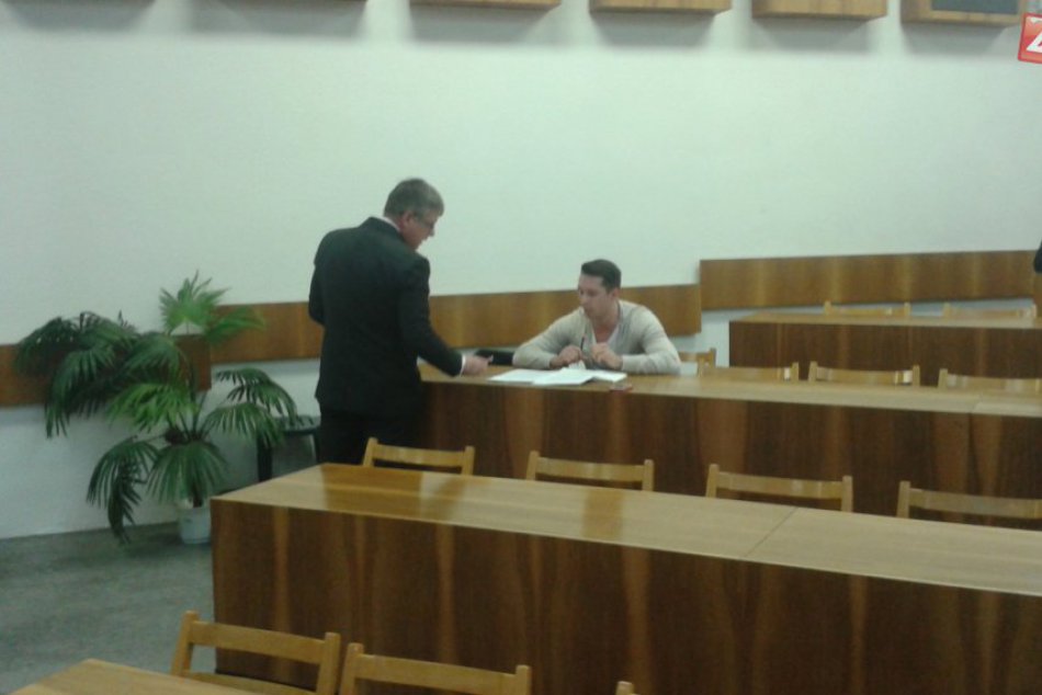 Ilustračný obrázok k článku Podnet na poslanca v Považskej komisia zastavila: V hre je odškodnenie za 5000 eur! FOTO