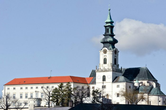 Ilustračný obrázok k článku Na Nitrianskom hrade začala turistická sezóna: Koľko zaplatíme na vstupnom?