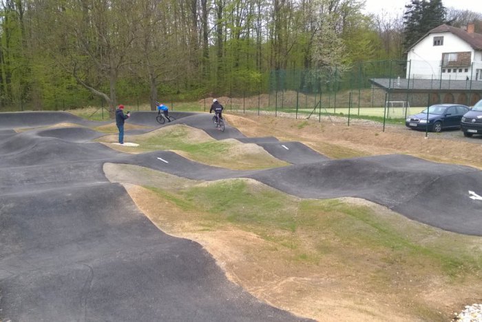 Ilustračný obrázok k článku Na Zochovej chate otvorili unikátnu dráhu. Zajazdia si na nej deti aj profíci