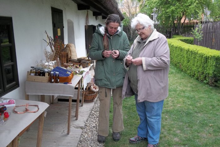 Ilustračný obrázok k článku ROZHOVOR: Remeslám ostali verné, učaroval im drôtik aj prútie