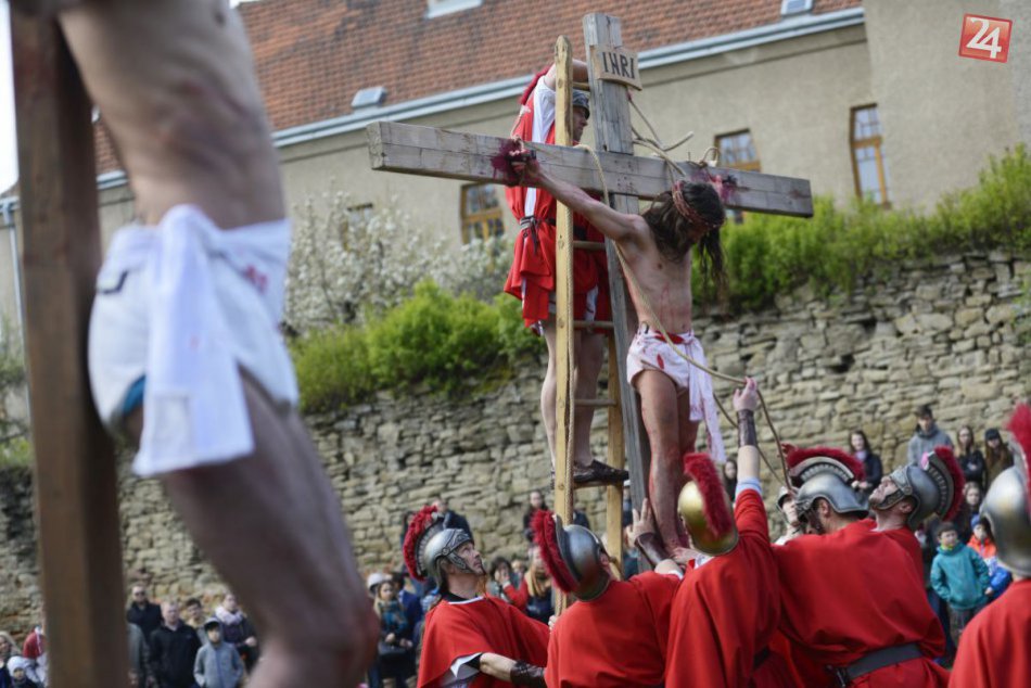 Ilustračný obrázok k článku FOTO: Tisíce ľudí sledovali Živú krížovú cestu v Prešove