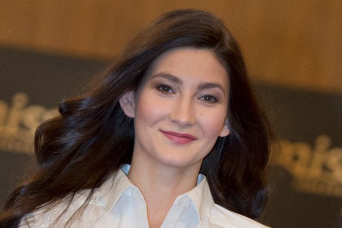 Ilustračný obrázok k článku O korunku krásy sa uchádza i bývalá študentka zo Zámkov: Je i šikovná someliérka