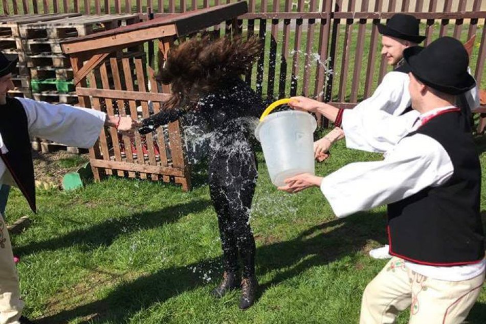 Ilustračný obrázok k článku Komu už len TOTO napadlo!? Za porušenie lockdownu hrozí Bystričanom oblievačka