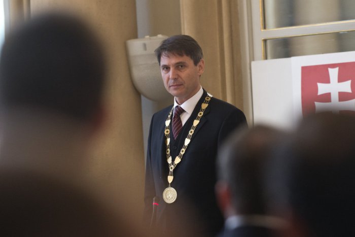 Ilustračný obrázok k článku Metodiku vyplácania kompenzácie pre reštituentov prerokujú poslanci