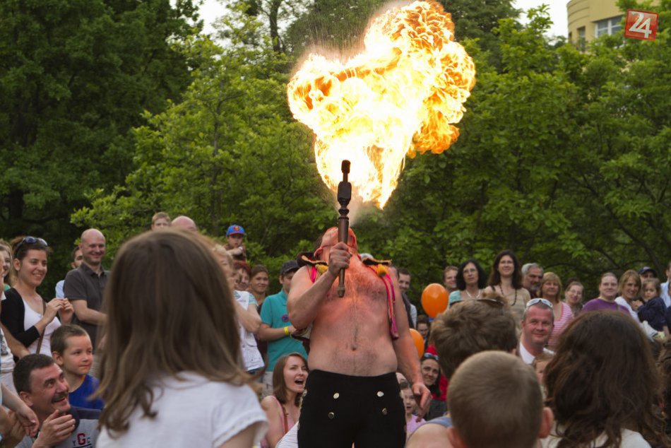 Ilustračný obrázok k článku TIPY NA TÝŽDEŇ: Prvý májový týždeň oslavujú mamičky, nudiť sa nebudú ani drobci