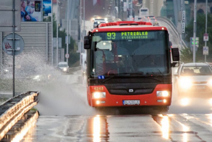 Ilustračný obrázok k článku Od soboty sa zmenia cestovné poriadky viacerých spojov MHD. Posilnené linky potešia aj výletníkov