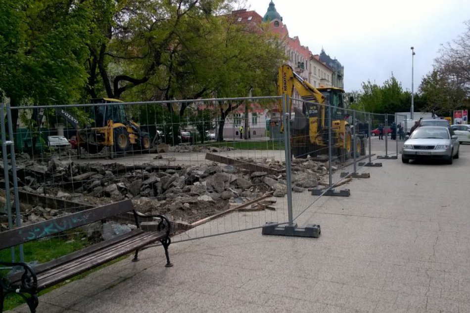 Ilustračný obrázok k článku Práce na budovaní Landererovho parku majú pokračovať na jeseň