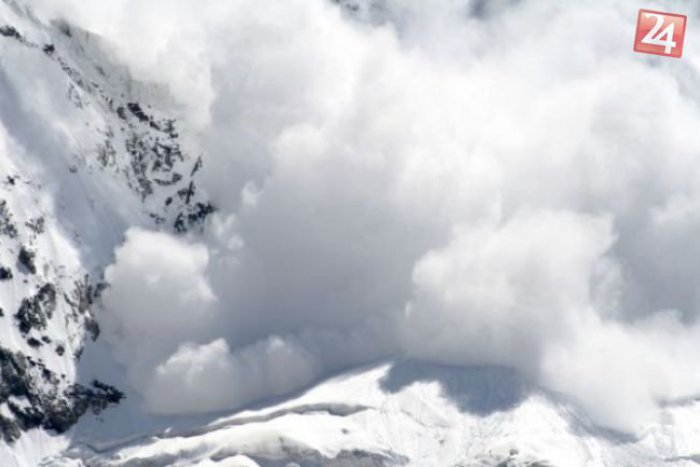 Ilustračný obrázok k článku Na južných horských svahoch ojedinele hrozia spontánne lavíny a splazy